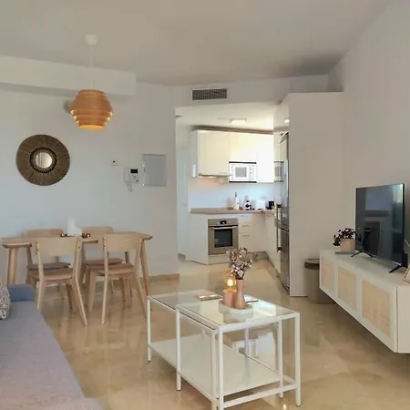 Moderno Con Vistas Al Mar, Piscina & Parking Apartamento