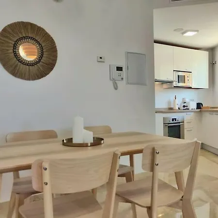 Moderno Con Vistas Al Mar, Piscina & Parking Apartamento *