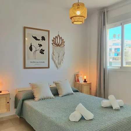 Apartamento Moderno Con Vistas Al Mar, Piscina & Parking Fuengirola