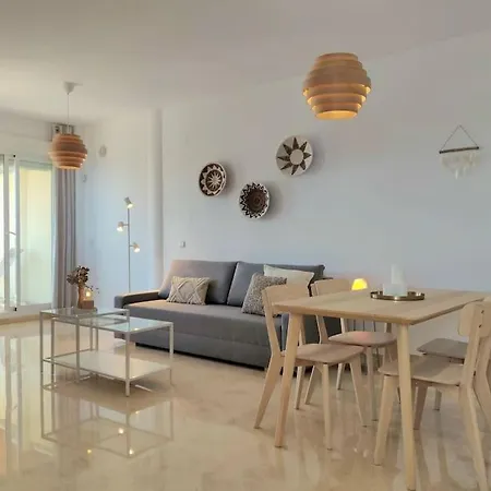 Moderno Con Vistas Al Mar, Piscina & Parking Фуенхірола