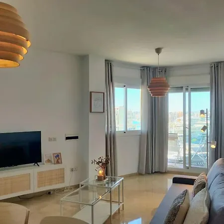 Apartament Moderno Con Vistas Al Mar, Piscina & Parking *